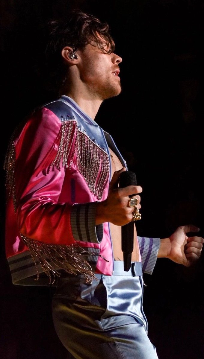 harry Styles pics (@thestylesfandom) on Twitter photo 