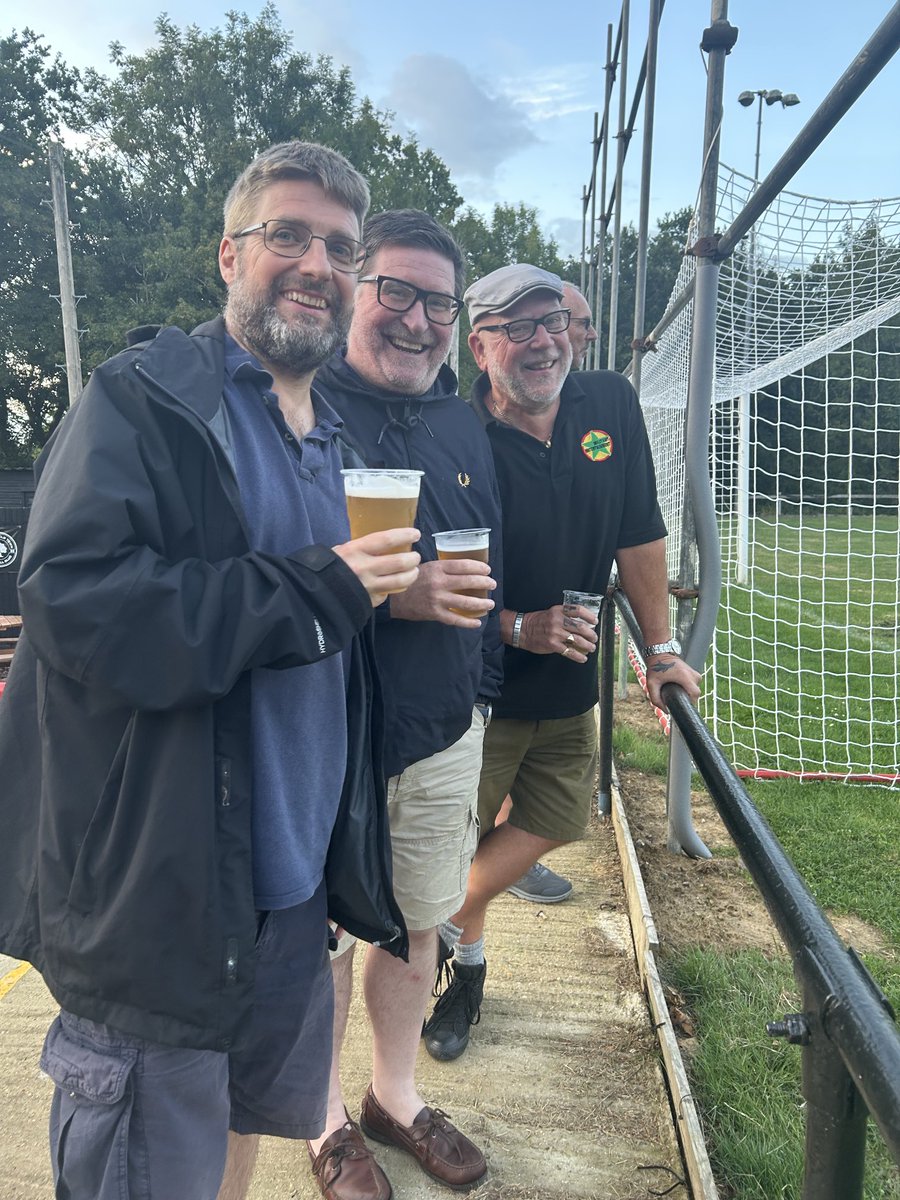 bornatotter's tweet image. Only real football blokes like my mates @fishthecabbie and @keepo19 bell you to see if you’re going to Uckfield and then turn up by train and bus from Sutton because they want to have a drink, catch up and tick off a new ground. Football madness is back.