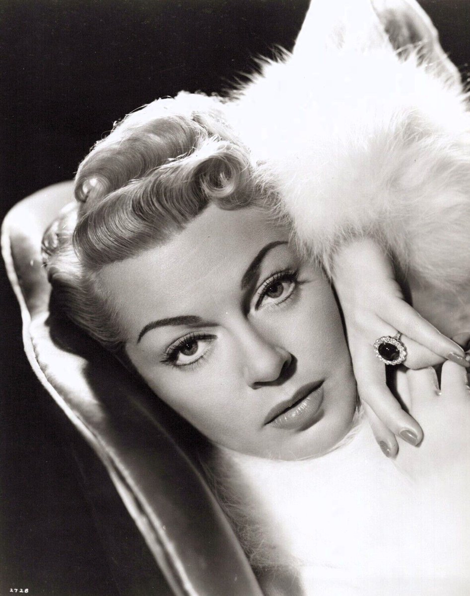 sketcher1223's tweet image. Next Friday, 8/1/25, begins Summer Under the Stars on #TCM, with 24 hours of Lana Turner movies, including "Honky Tonk", "Green Dolphin Street", "The Postman Always Rings Twice", "Imitation of Life", "The Bad & the Beautiful", "Johnny Eager", et al. I'm here for it! #TCMParty