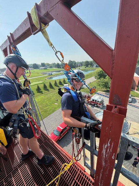 BCFD20's tweet image. Today’s forecast: 100% chance of rope work with scattered adrenaline!
A Shift crews got off the ground (literally) for rope rescue training this morning.
Another day, another opportunity to train hard and stay ready — just from a few stories up!