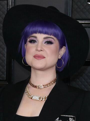 jorg3leiner's tweet image. Hablando de los Osbourne, es pertinente recordar la transformación de Kelly. Si lo que falta es dinero, porque la verdad es que todoooo es posible.
