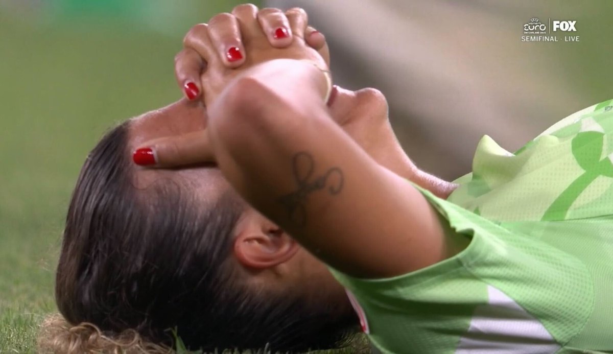 WomensGameMIB's tweet image. Agony for Italy. To let in an equalizer at the death, then concede such a controversial penalty, scored cruelly on the rebound. Italian women were only allowed to go professional 3 years ago. They've come so far, so fast who made their nation proud and will no longer be ignored.