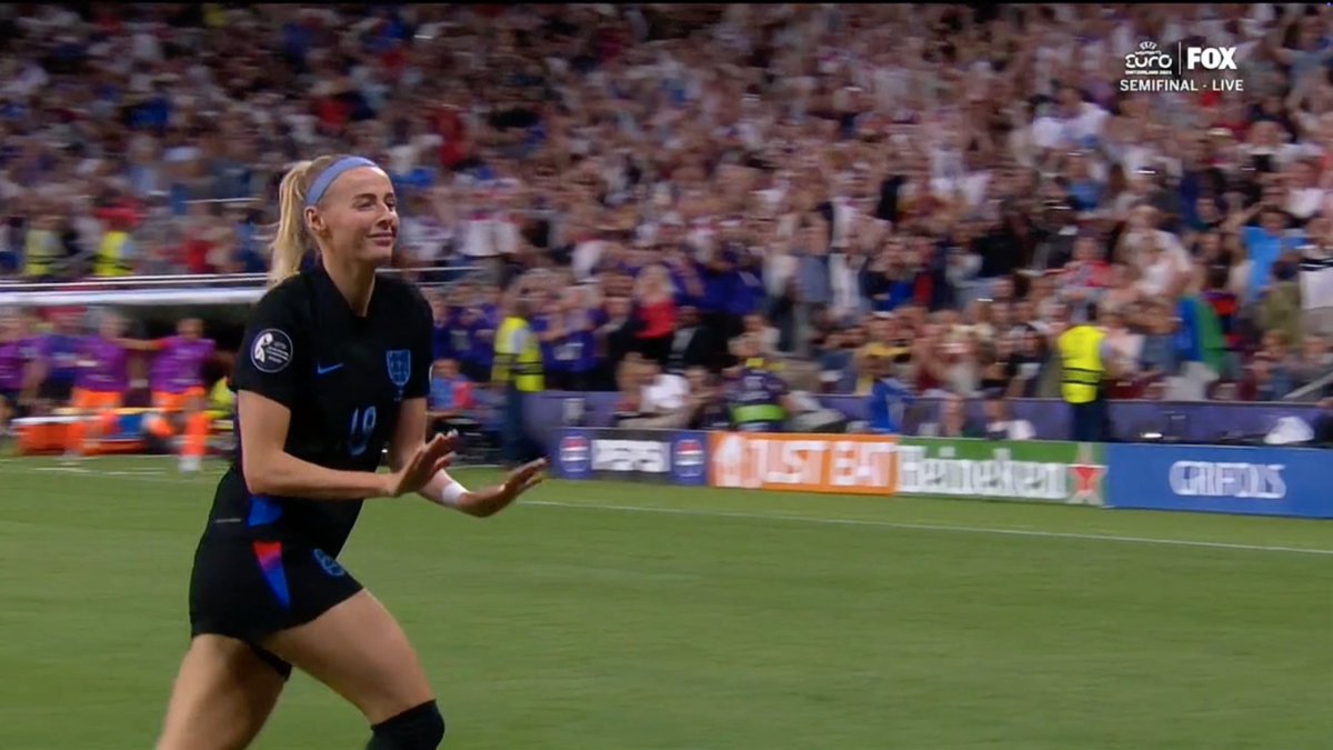 WomensGameMIB's tweet image. Doing the Calma celebration after missing a penalty and rolling home the rebound is Peak Chloe Kelly 🤣🥶