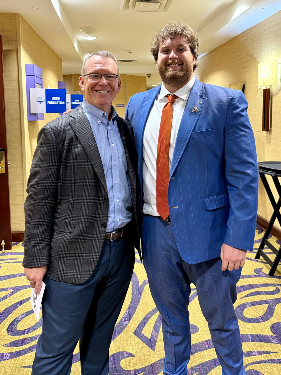WesDurham's tweet image. Time passes in a career…31 years ago I was broadcasting @VandyFootball and one of their best OL was Bryan Josey. 

Today I told that story to his son, @NoahJosey who is one of @UVAFootball best linemen as well. @accnetwork