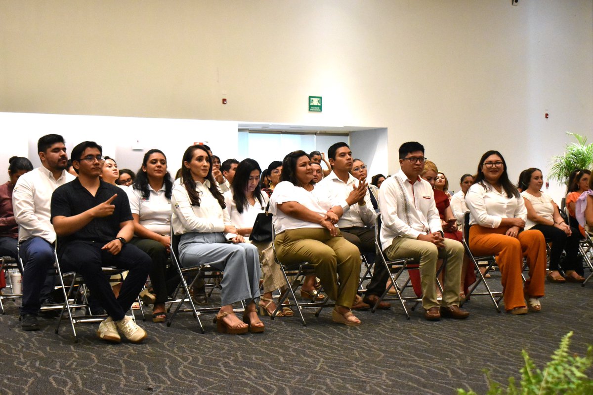 IIPEDEY's tweet image. Desde el IIPEDEY construimos redes de colaboración, con un enfoque humano, incluyente y solidario. Estuvimos presentes en la firma del convenio “Alianzas del Renacer”, un acto significativo que consolida nuestro compromiso con la familia del DIF Yucatán. #RenacerConInclusión 🤟