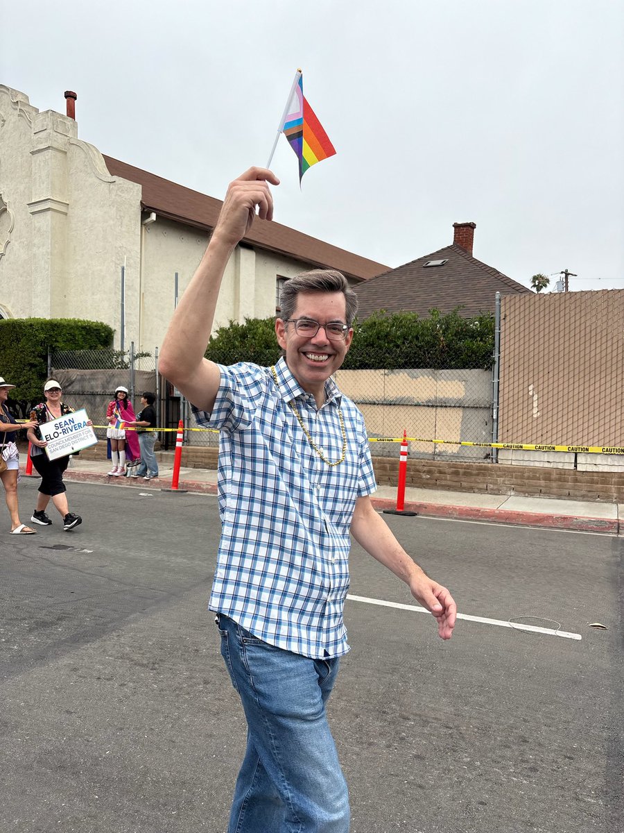 CMWhitburnD3's tweet image. This weekend, I proudly joined our community in the San Diego Pride Parade. As a proud member of our community, I know how important it is to be visible and to speak out.
I will always stand for the right for everyone to live as their authentic selves in San Diego and beyond.