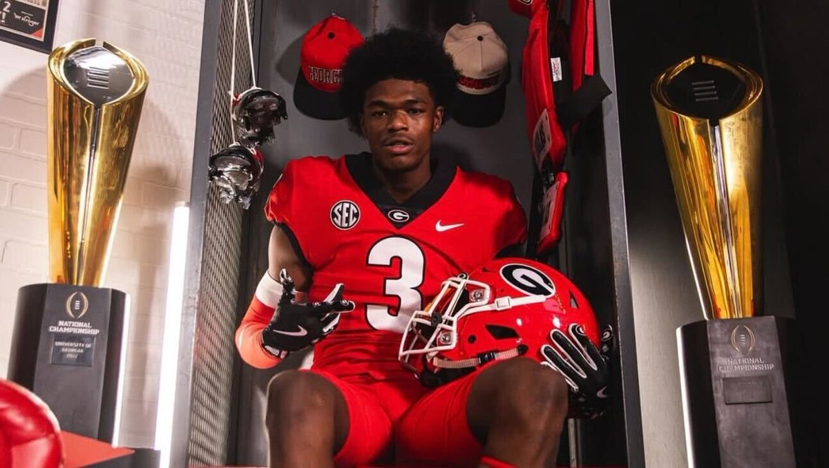 On3sports's tweet image. Georgia commit Chace Calicut arrested, charged in violent driving incident, per @FOX26Houston
Details: on3.com/news/georgia-c…