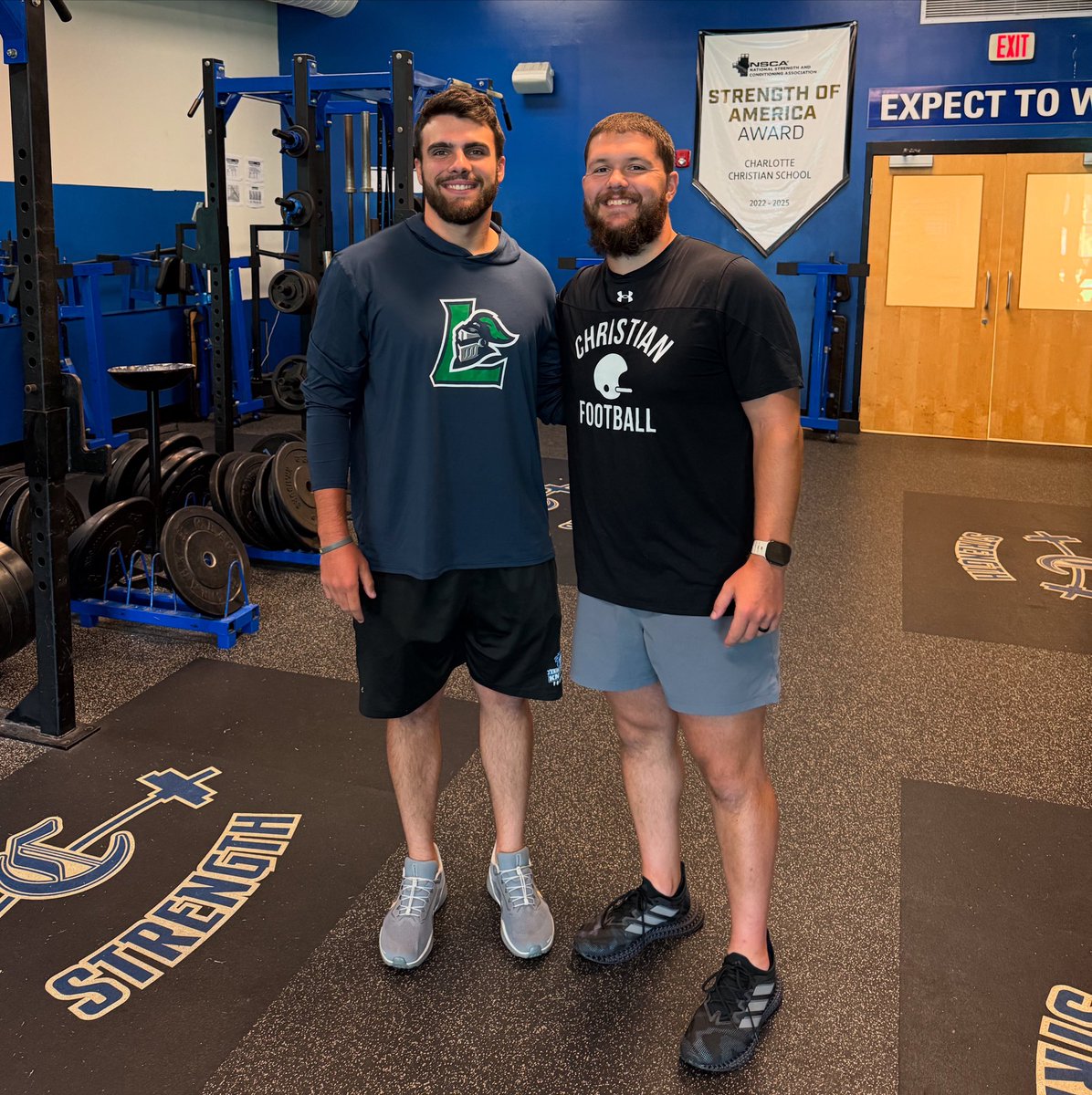 kylejacksic's tweet image. Had another former intern stop by and spend time with us a few days after landing his first Director position!
Add another to the list of interns that have gone to accomplish a dream and run their own program at the HS level! 📈