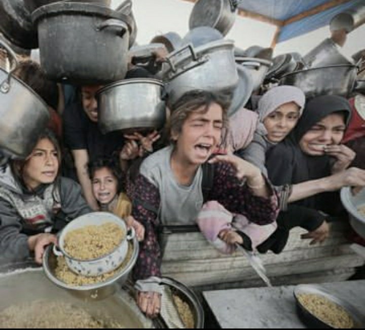 MoBinRawdhan's tweet image. أي ضمير يمكنه أن يصمت أمام هذا المشهد ؟
#غزه_تموت_جوعاً