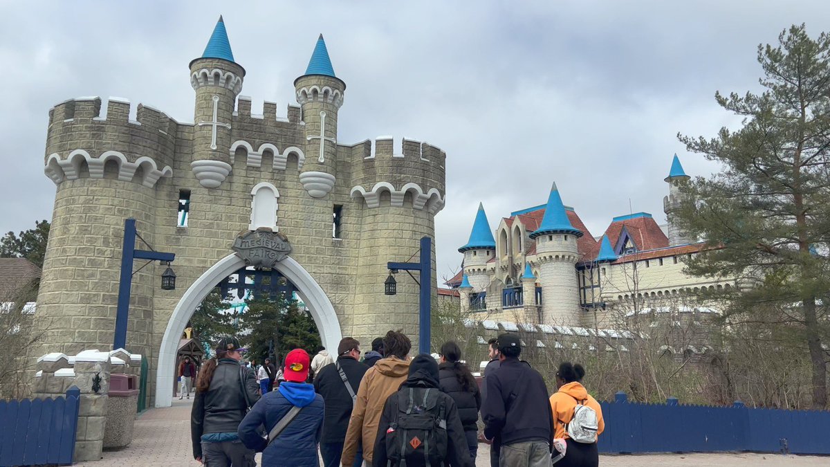 AdvParker's tweet image. Random Thoughtβ¦ But who do I need to speak to to have Bardcore Ccovers playing in Medieval Faire at Canadaβs Wonderland? If Kings Island can have bluegrass covers in Rivertown, then I want this.