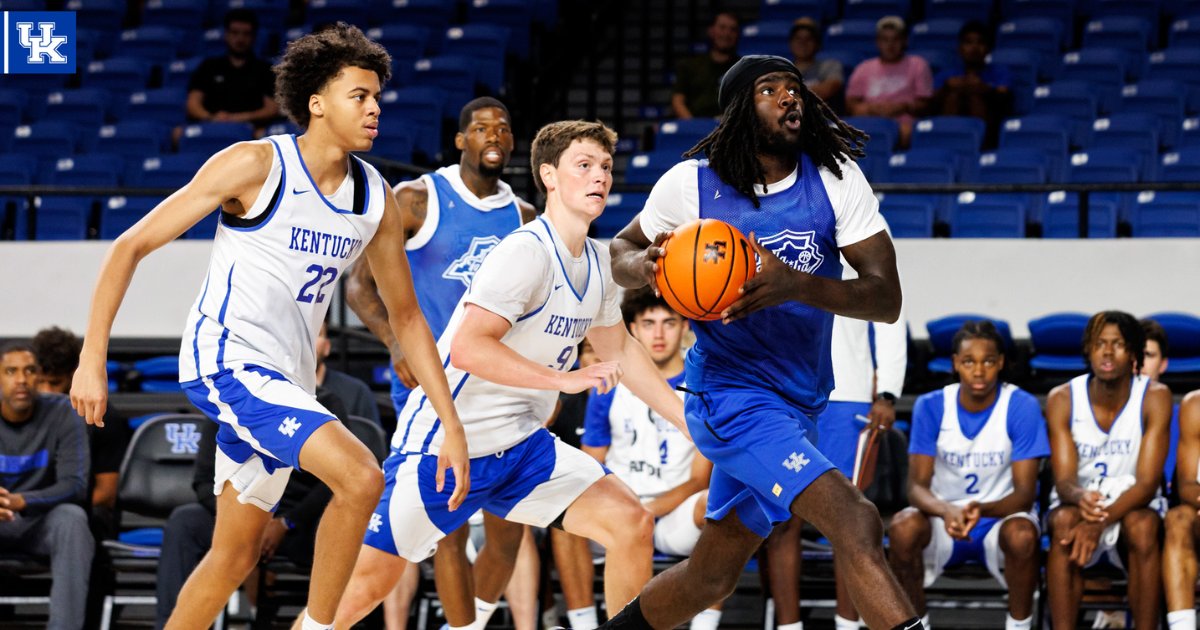 MrsTylerKSR's tweet image. Mark Pope believes this Kentucky team has the potential to be great defensively, but their struggles in the scrimmage vs. La Familia show they have a long way to go.
"We're a million miles away from being the team that we think we can be."
on3.com/teams/kentucky…