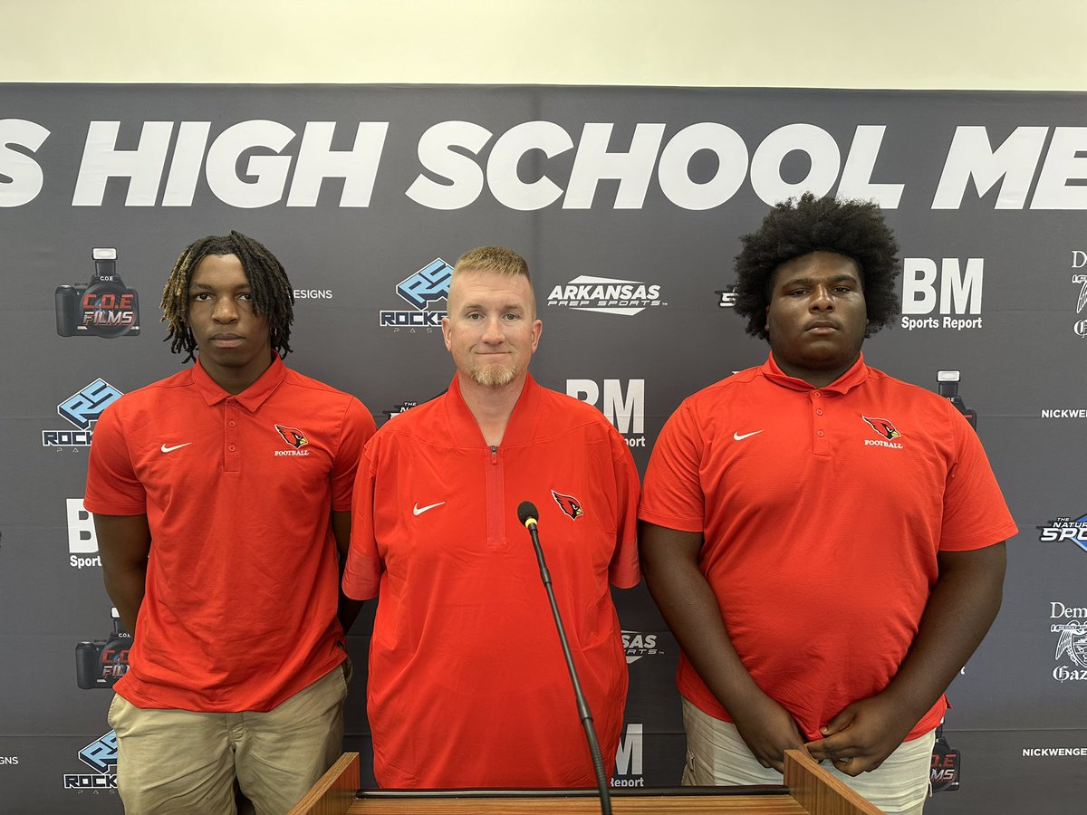 ARPrepSports's tweet photo. Head Coach Nick Vaughn and the Camden Fairview Cardinals. https://t.co/uUsMQgs495