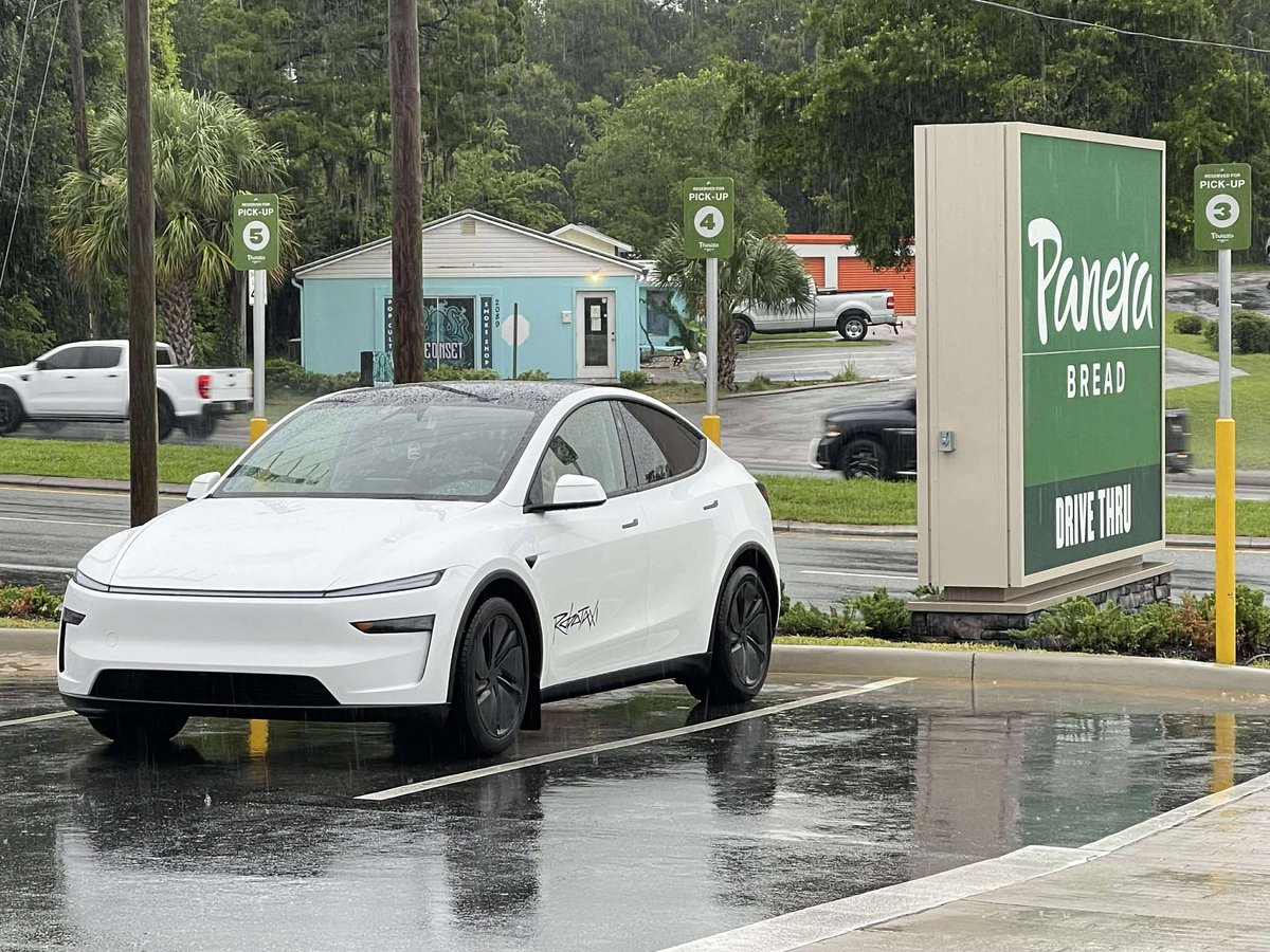 agent404NF's tweet image. Tesla Robotaxi spotted in Lecanto, FL

#Tesla
#Robotaxi