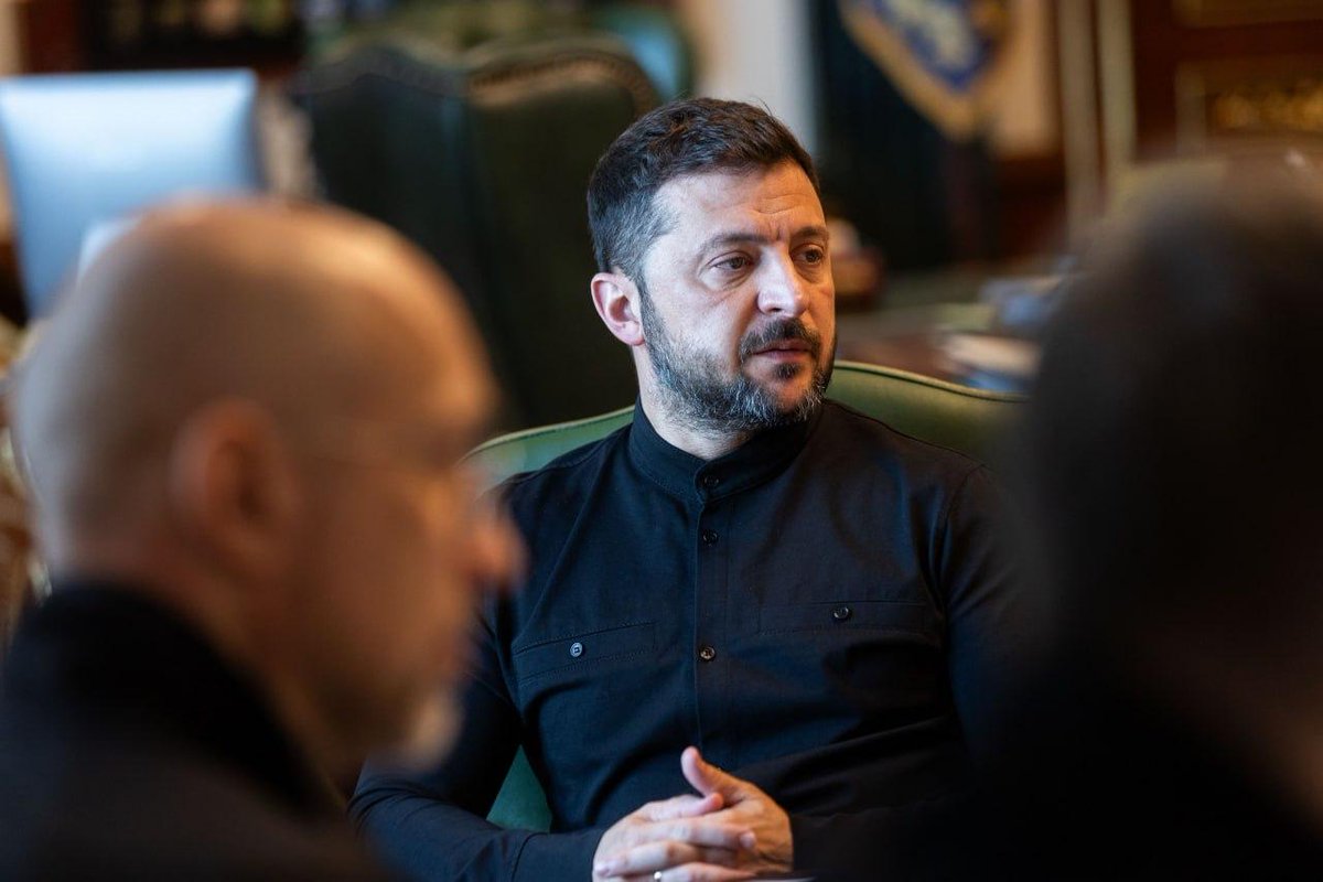 EuromaidanPR's tweet image. Deja vu!
Over the past 7 days, 5 meetings have been held on drone procurement and production:
1. Zelensky with Umerov.
2. Zelensky with Svyrydenko and Fedorov.
3. Zelensky with Umerov and Shmyhal.
4. Umerov with Shmyhal
5. Zelensky with Umerov, Shmyhal, Fedorov.
So we wonder…