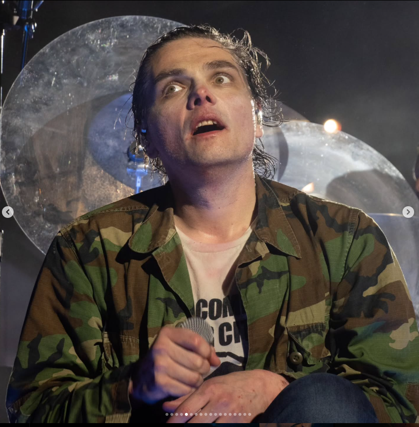 fix_your__heart's tweet image. they're so beautiful. sweetheart.π₯Ή
via elizabeth.pge on instagram
#mcrsf