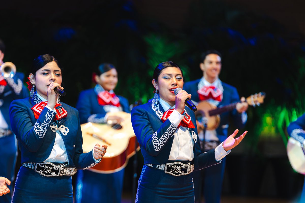 LASchools's tweet image. 🎤💃 They Brought the Beat, the Moves, and the Magic!
The Superintendent's Opening of Schools celebration exploded with student talent from every corner of LA Unified! From the powerful horns and bold rhythms to the electrifying choreography and commanding stage presence, these…