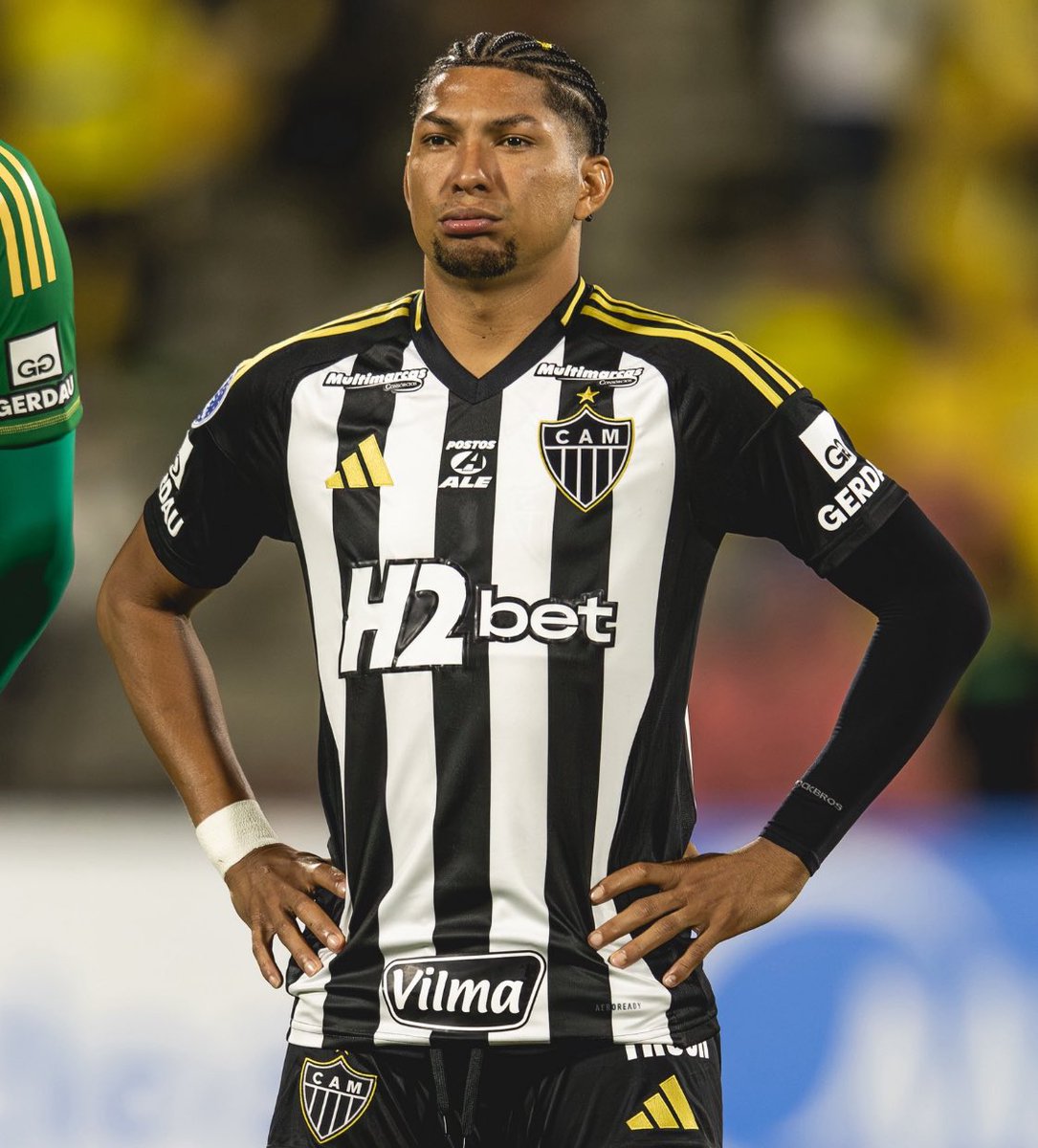 BrasilEdition's tweet image. 🚨🚨🚨BREAKING:
Intense scenes within the Atletico Mineiro camp! 😳
Igor Gomes, Gustavo Scarpa, Júnior Santos, Arana, Gabriel Menino, and Rony have complained about late payments. Some players may take legal measures.
Rony now wants his contract terminated!
