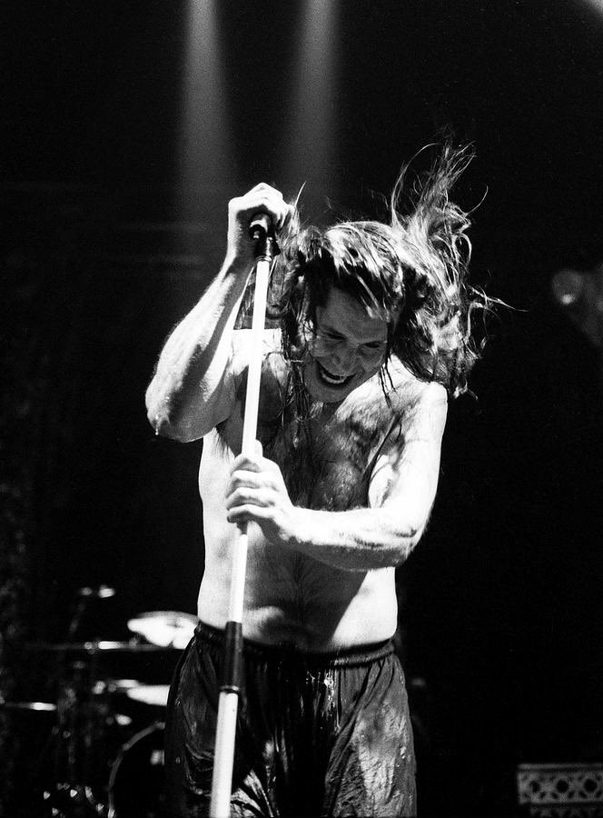 robertpatrickT2's tweet image. Ozzy’s gone, and the world feels a little quieter. One of a kind—raw, real, untouchable. He redefined rock and roll and did it his way ‘til the end. Thank you for the fire, the music, and the legacy. Rest easy, legend
#RIPOzzy