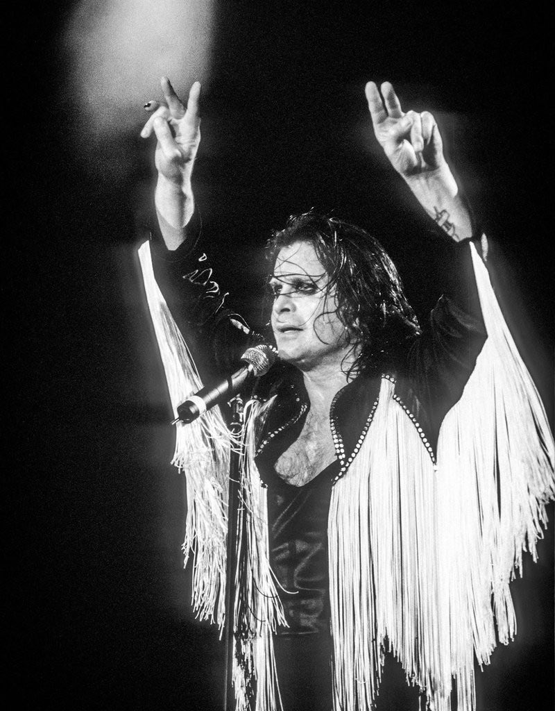 robertpatrickT2's tweet image. Ozzy’s gone, and the world feels a little quieter. One of a kind—raw, real, untouchable. He redefined rock and roll and did it his way ‘til the end. Thank you for the fire, the music, and the legacy. Rest easy, legend
#RIPOzzy