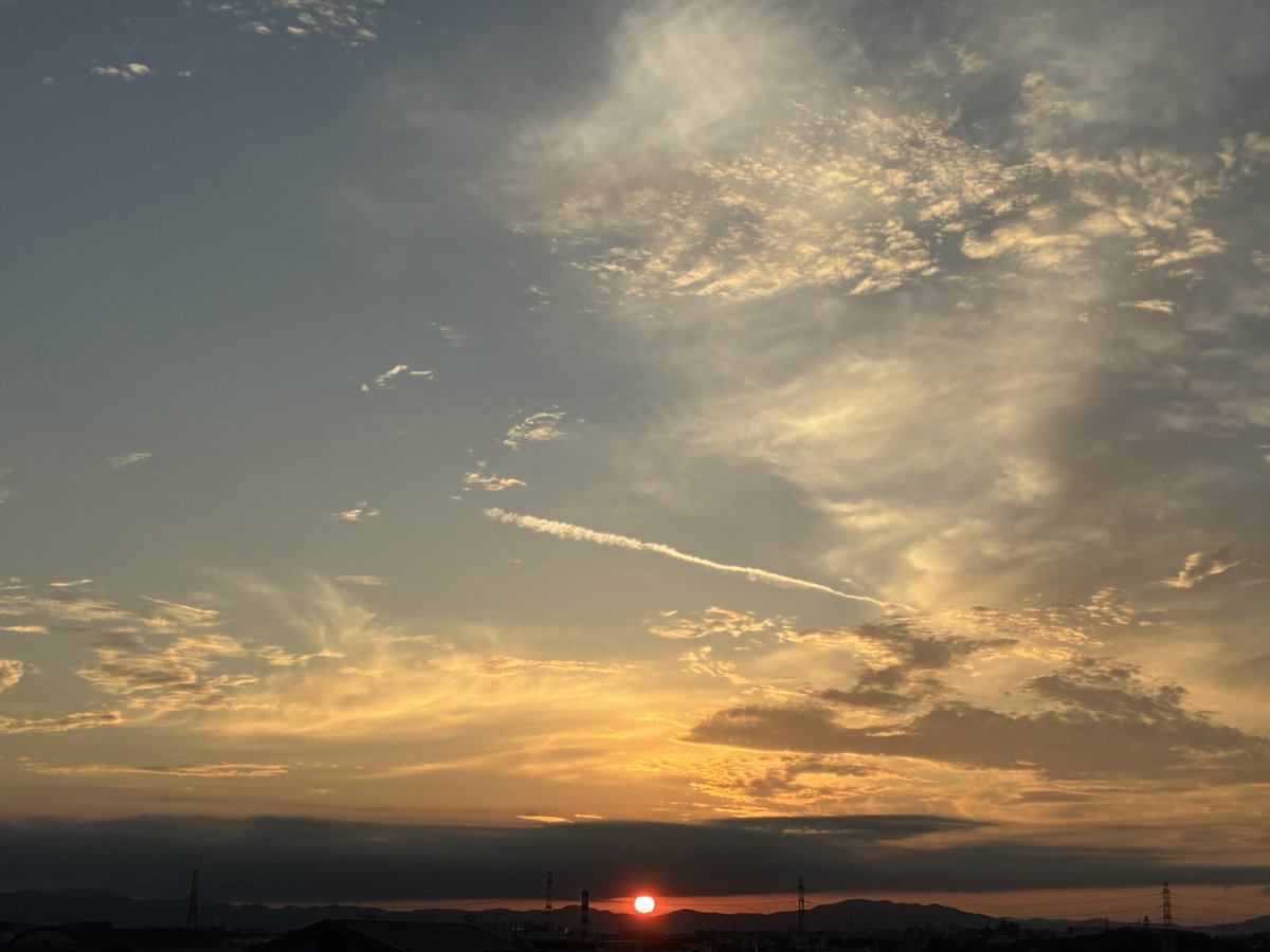 mk2_takeshi's tweet image. 7月23日(水)大阪27℃🌤️
おはようございます𓈒𓏸𓂃🌱
水曜日です
今日のお天気は晴時々曇🌤️
最高気温は35℃の予報です
折り返しの水曜日です
無理なく焦らずゆっくりと
マイペースでまいりましょう☘️
皆さんの優しい繋がりに感謝です😊
今日も佳い一日を𓂃 𓈒𓏸🍀
#イマソラ