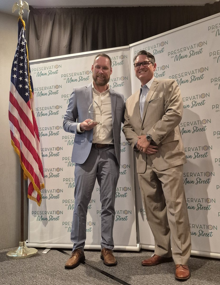 FLSecofState's tweet image. Secretary of State @CordByrd was honored to present the Secretary of State Awards and the Florida Preservation Awards at the annual Preservation on Main Street Conference in Fernandina Beach. The awards recognize communities and individuals throughout the state who best exemplify…