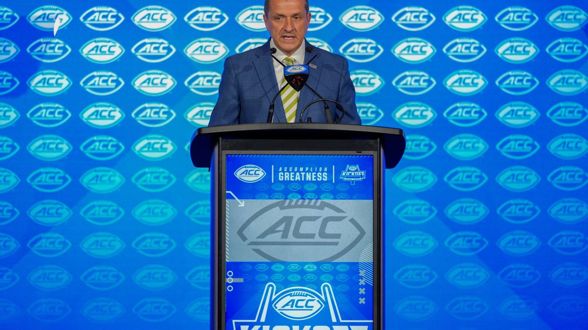 DukeWire's tweet image. Ahead of the upcoming College Football season, ACC commissioner Jim Phillips announced upcoming changes to the conference's injury reporting process. dukewire.usatoday.com/story/sports/c…