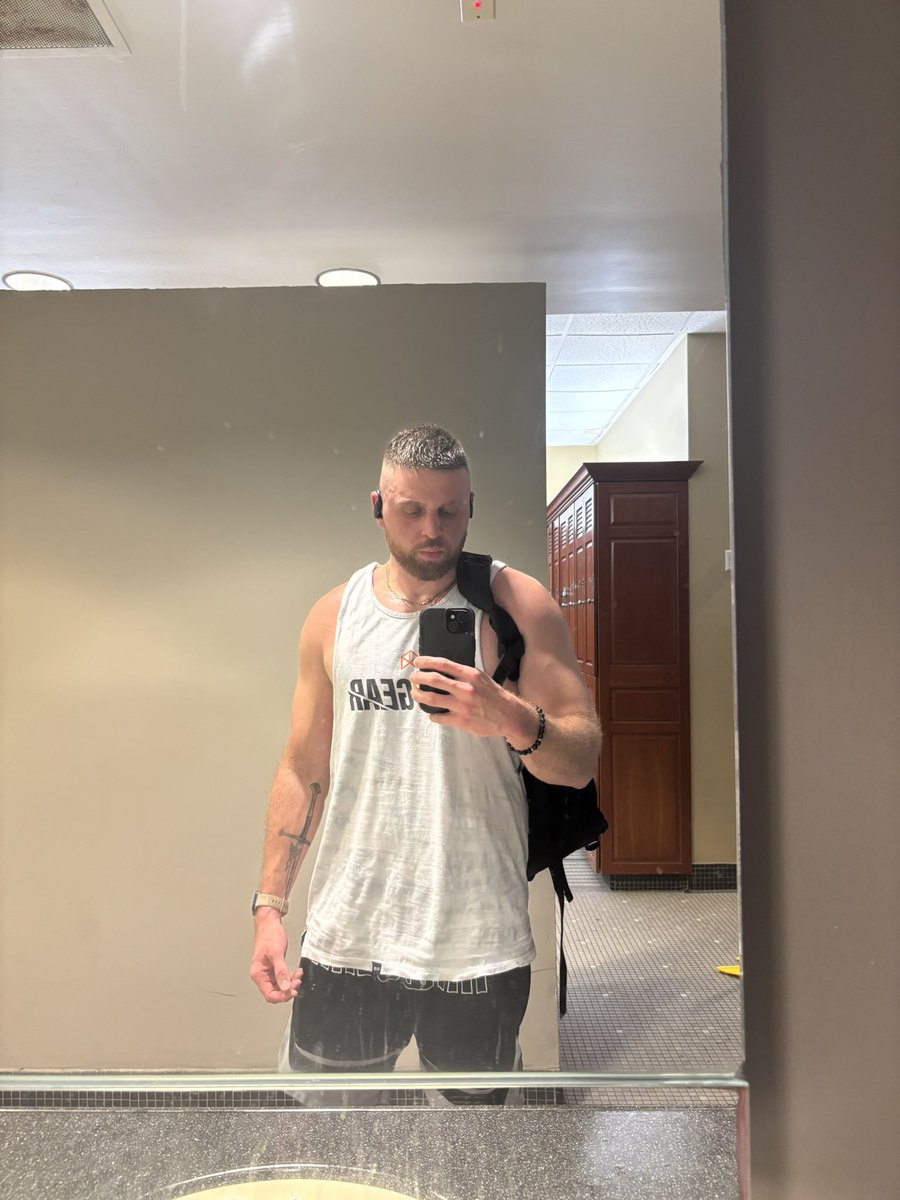 LIVE ON TWITCH‼️‼️‼️

COME WATCH ME GET MY SHIT PUSHED IN 

twitch.tv/DeansWorld845