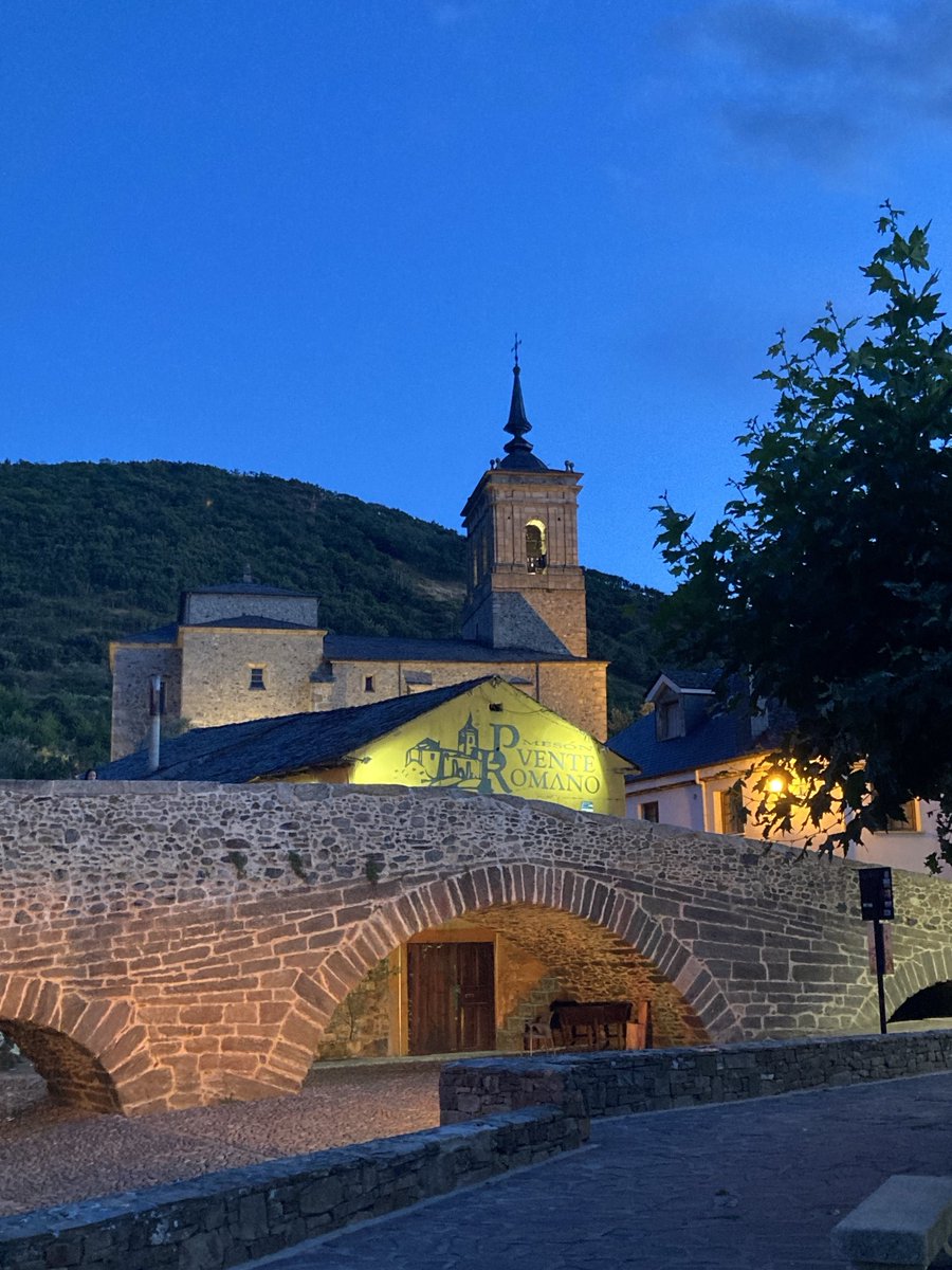 PuriRamirezJ's tweet image. Buenas noches y soñad bonito! ⭐️⭐️⭐️ #Molinaseca #Ponferrada #Bierzo
