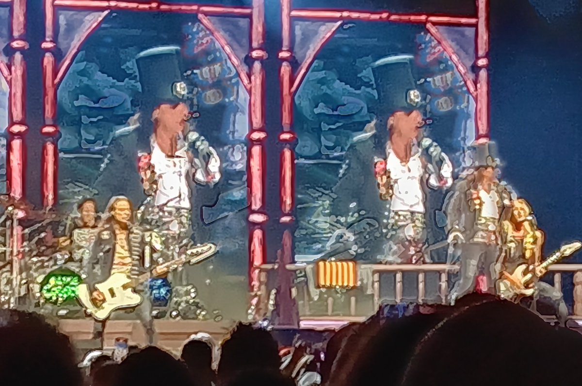 ametcalfe42's tweet image. Amazing as always, @alicecooper simply blew the roof of in #Cardiff tonight and lovely touch to mark #ozzyosbourne passing at the end. As always, if you are seeing him &amp;amp; the band on this tour, you are in for a treat.
