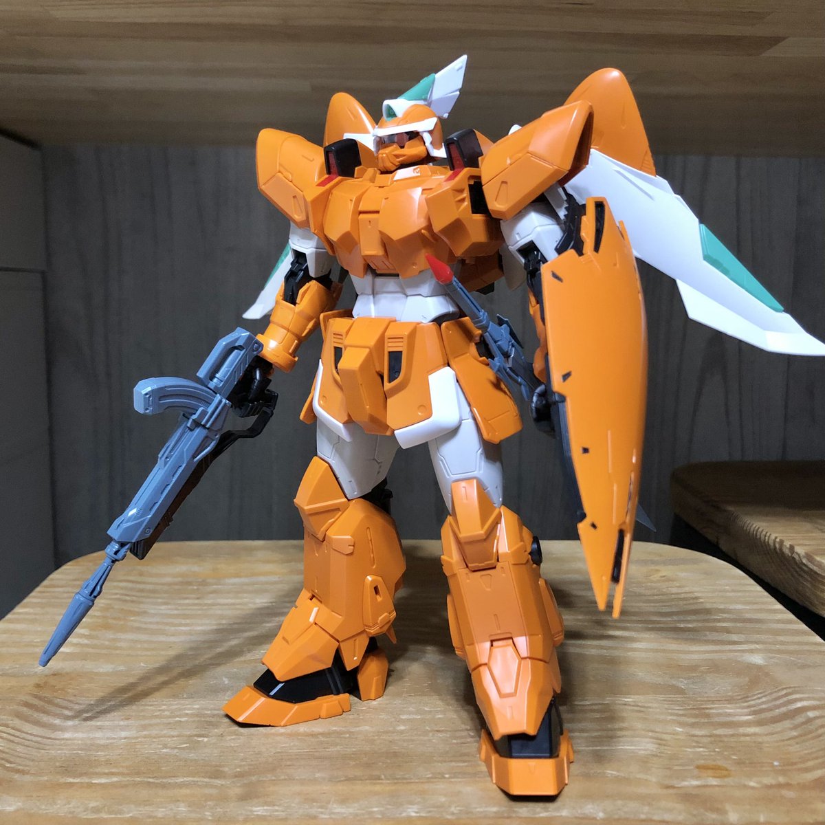 ageimo22's tweet photo. おはようございます！

MGミゲルジンをパチパチ

パーソナルカラーのオレンジが綺麗
水デカールは難しそうなのでまたいつか😙
#リビングモデリング部 https://t.co/nDGgWykhqx