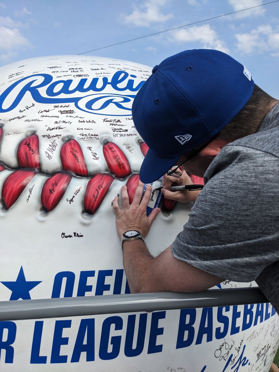 ZackRaab's tweet image. This was totally epic. Honored to have gotten a spot on the World's Most Autographed Baseball.
A baseball bucket list item for me that I never could have dreamed about.