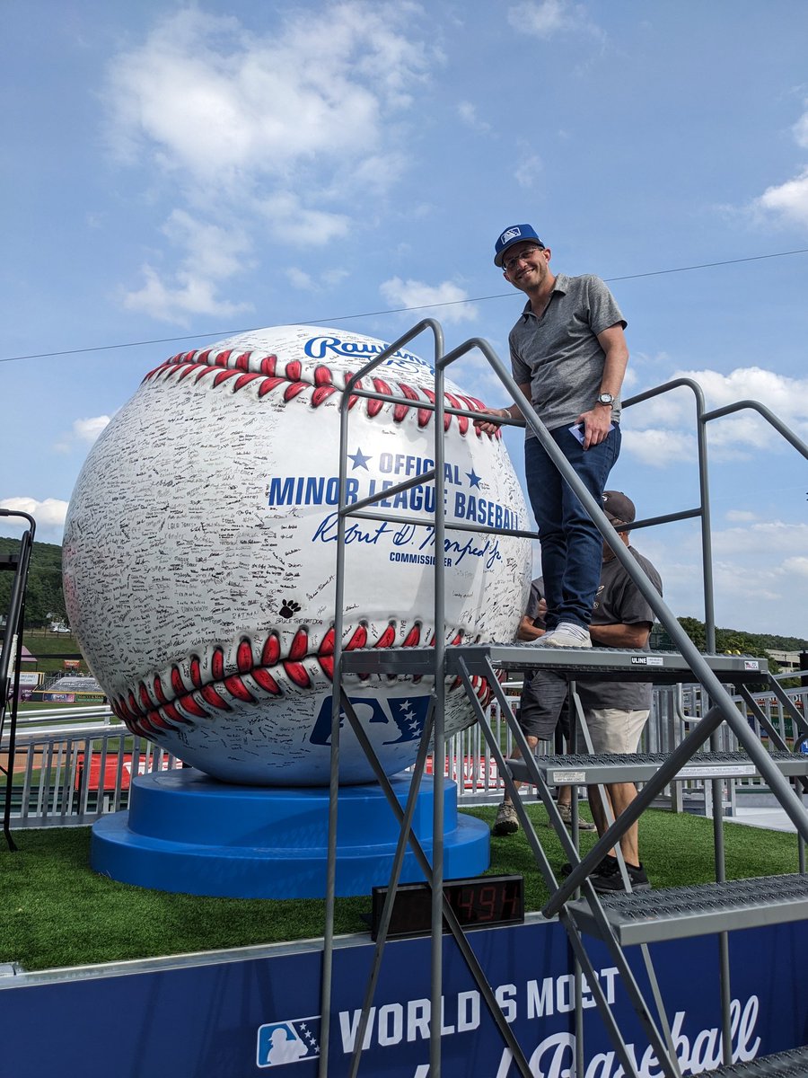 ZackRaab's tweet image. This was totally epic. Honored to have gotten a spot on the World's Most Autographed Baseball.
A baseball bucket list item for me that I never could have dreamed about.