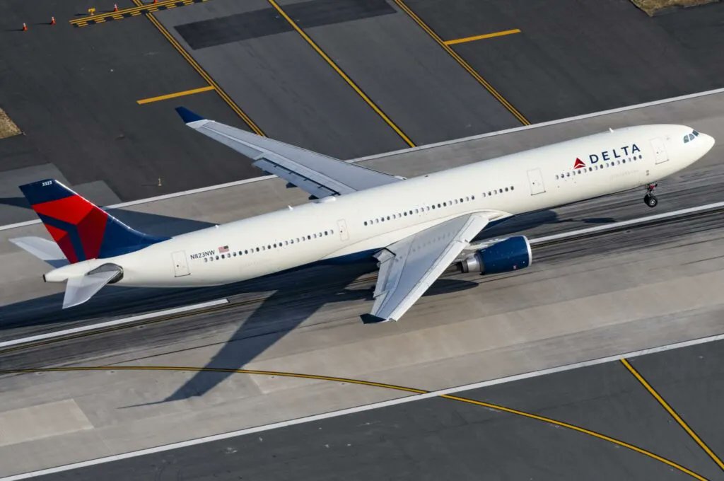 skift's tweet image. Delta’s Use of AI for Setting Fares Sparks Concern in Washington
"Delta president Glen Hauenstein said during a call with analysts that the carrier was using AI to price 3% of its domestic fares"
hubs.li/Q03ykYXB0