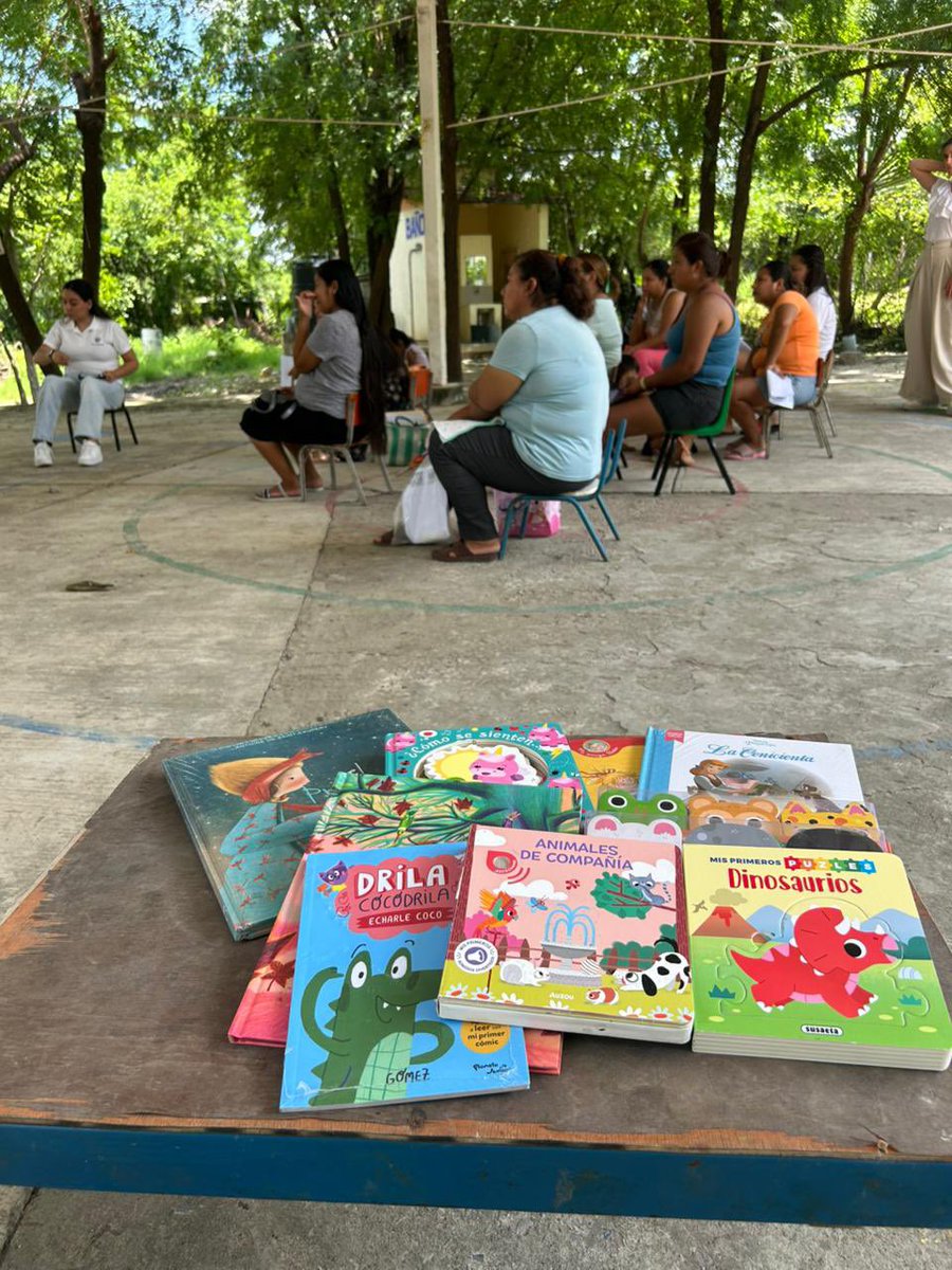 JoseMarioMX's tweet image. Una escuela preescolar en Ciudad Valles lleva años en ruinas. Sin techos, sin aulas dignas, sin respuesta de las autoridades. Las madres de familia se organizaron, promovieron un amparo, y ganaron una suspensión judicial que obliga al Estado a reconstruir. ¿La respuesta del…