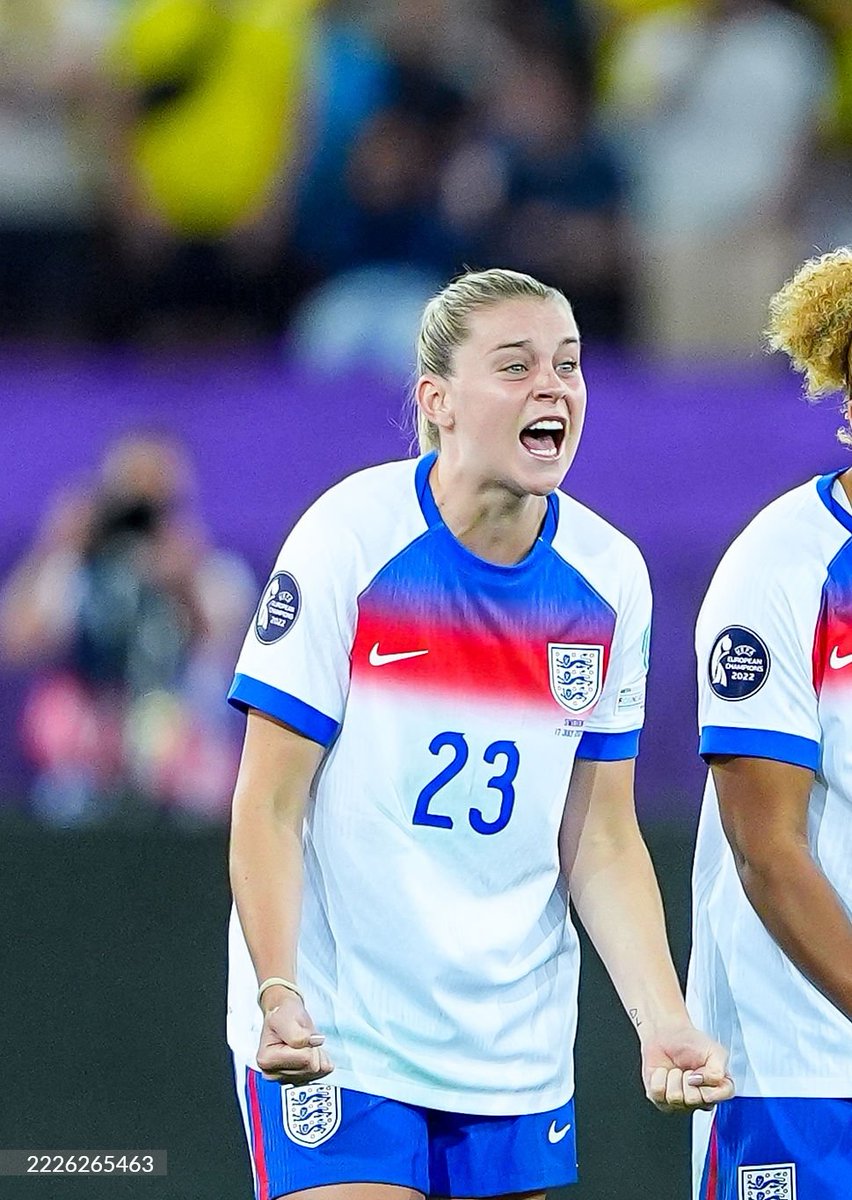 Mariano73178345's tweet image. Alessia Russo and another Euro final in her brilliant career 👏🏼👏🏼🫶🤩🥹🥰🏴