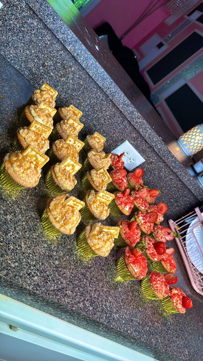 thejaylamora's tweet image. I love being in the kitchen I just be making anything I’m craving &lt;3