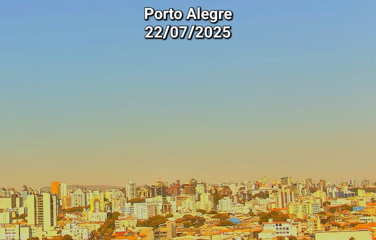 bbbrezenski's tweet image. Porto Alegre já sente os efeitos da mistura de secura com queimadas e poluição urbana.
Rinite, sinusite, bronquite.
Momento das ITES. 🤧😷
USE MÁSCARAS.