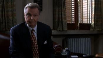 SelectWomanTaft's tweet image. The Rainmaker (1997) is notable for reuniting the director and star of Rumble Fish. (Ooh, pinch me.)😏
Audience-pleasing lawyer stuff with a good cast including Scheider, Stockwell and my boy @jonvoight.
👵🏼🍿