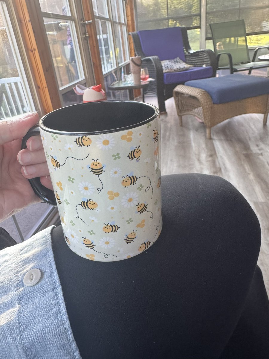 Back home in Cape Breton, which can only mean one thing. The kettle’s never off! 🫖