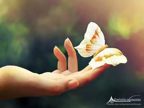 "Le parole eleganti non sono sincere. Le parole sincere hanno vestiti semplici (Romano Battaglia)."
 
#DireLaVerita 
#CasaLettori 

<a href="/672Cilia/">Giusi </a>