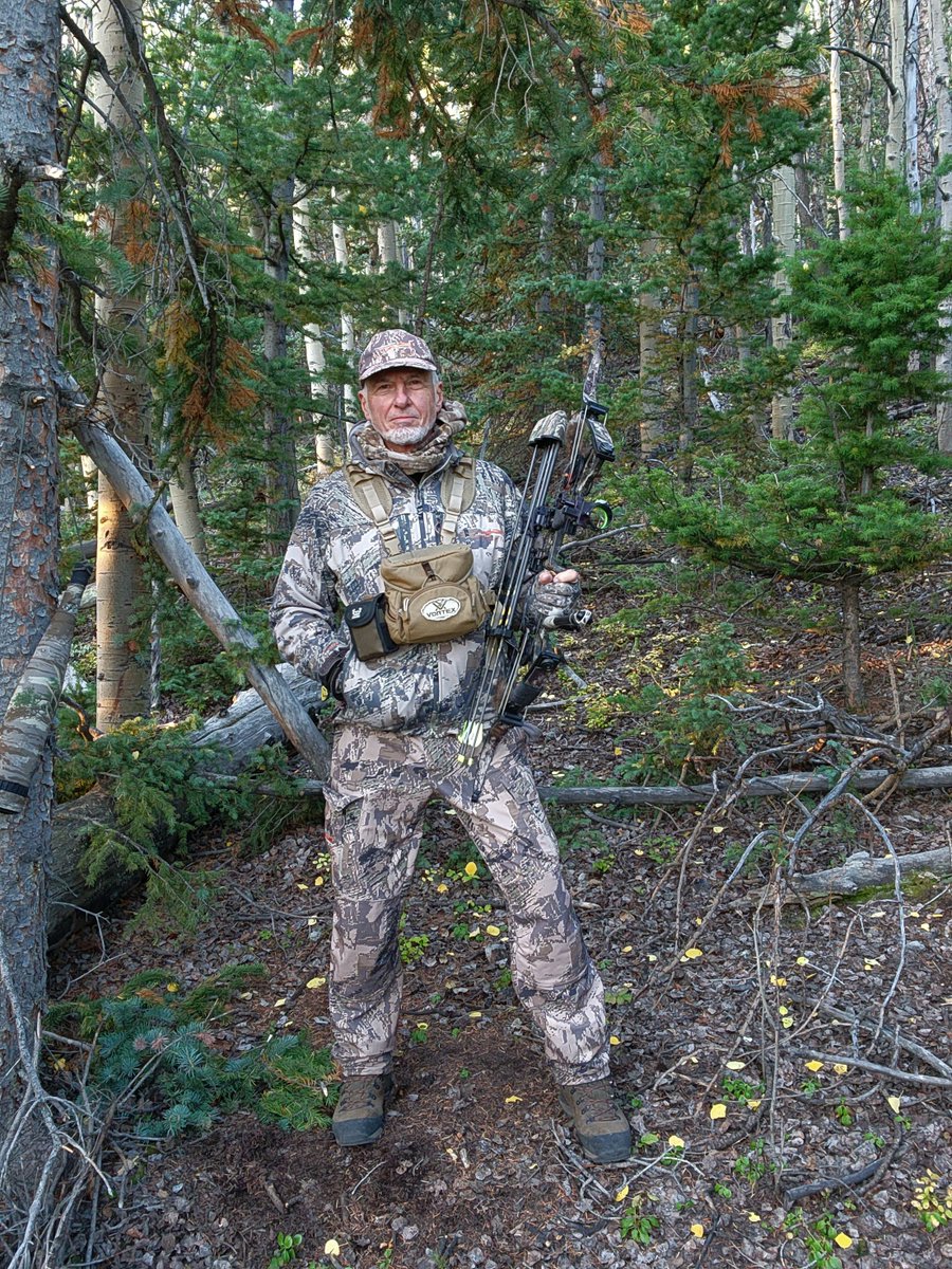 Jethroe111's tweet image. Putting in the Proof of Work.
This is an extreme backpack elk hunt w/ bow. I'm often the only person in a 5 mile long valley, and it is not a place to fuck up. Already going over gear, locator beacon, rations, and physical conditioning, including sighting in bow.
