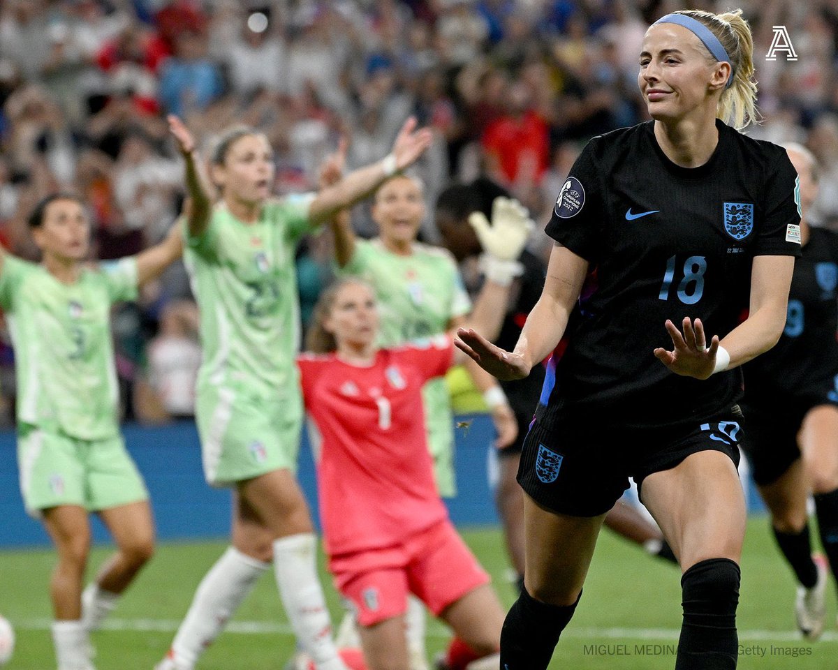 Oi, <a href="/MuseeLouvre/">Musée du Louvre</a>, make room