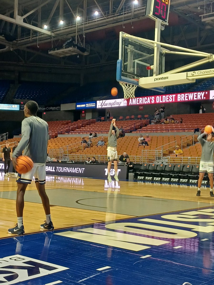 joebrowvm's tweet image. Best Virginia is on the floor. Will Voorhees, who did not play vs. Herd That due to injury, is going through pregame warmups.