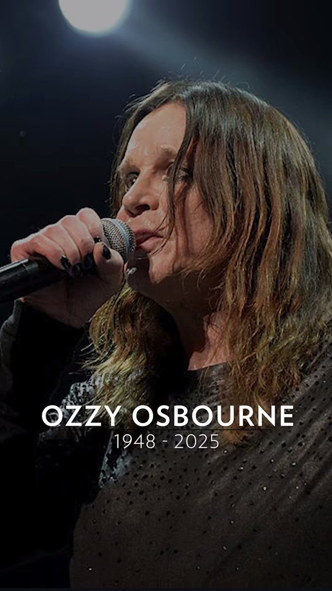 Jorge_aFCM's tweet photo. Fue totalmente inesperado, no have dos semanas estabas en tu concierto de despedida cuando aún no estábamos listos para despedirte. Un legado que perdurará por los siglos de los siglos.

R.I.P The prince of Darkness https://t.co/pI8mQ36iw9