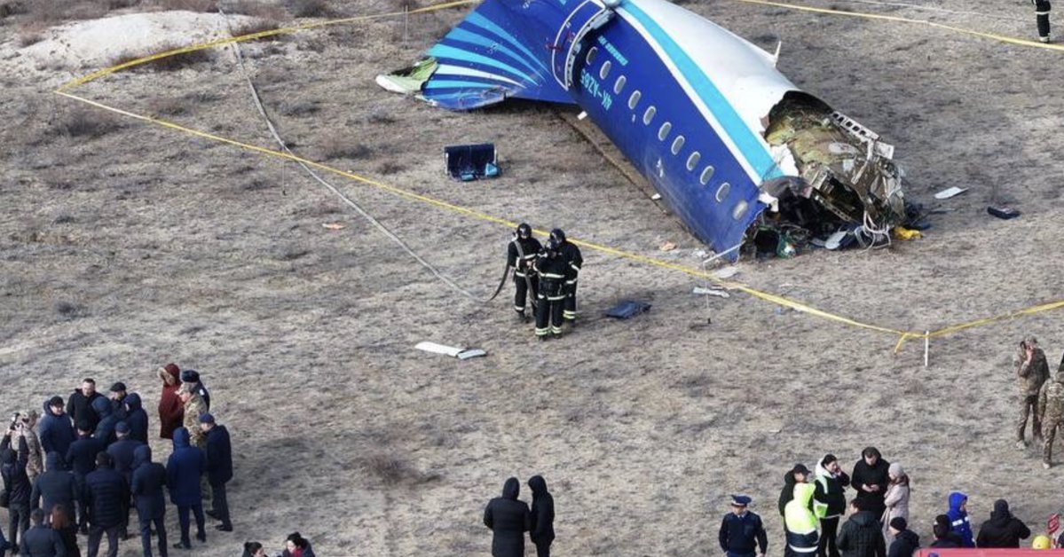 ChuckPfarrer's tweet image. GUILTY: Azerbaijan has identified the commander of the Pantsir-S1 that shot down a passenger plane near Grozny. He is Dmitry Paladychuk, commander of the No. 274 sqn of the 80th Anti-Aircraft Missile Regiment of the 14th Army (military unit No. 75564). militarnyi.com/en/news/azerba…