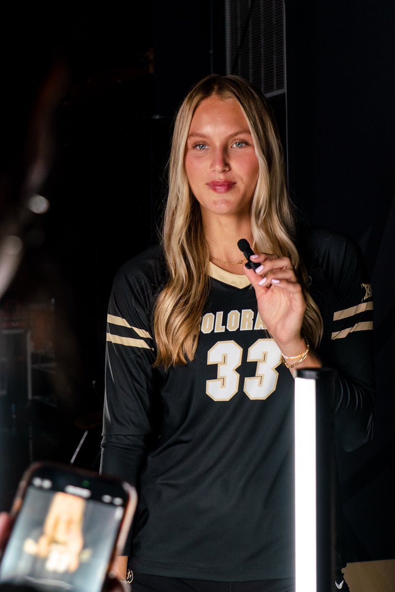 CUBuffsVB's tweet image. Flicks and pics with our favorite chicks☺️
#GoBuffs // #CUBuffsVB