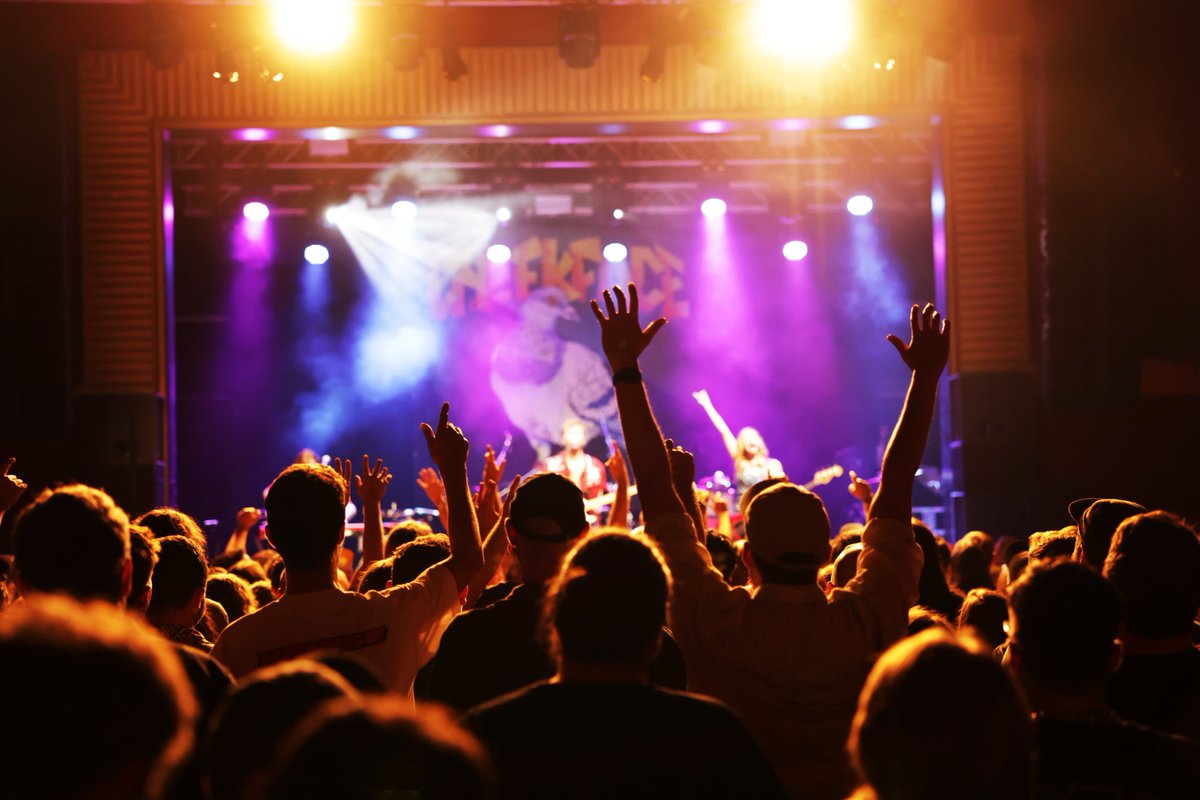 cheekfaceREAL's tweet image. our headline tours are over for 2025

it is so humbling that so many people came to see us while so much bad stuff is happening on earth. we don&apos;t take your support and attention for granted. hope the show made u as happy and proud as it made us.

thank you for choosing cheekface