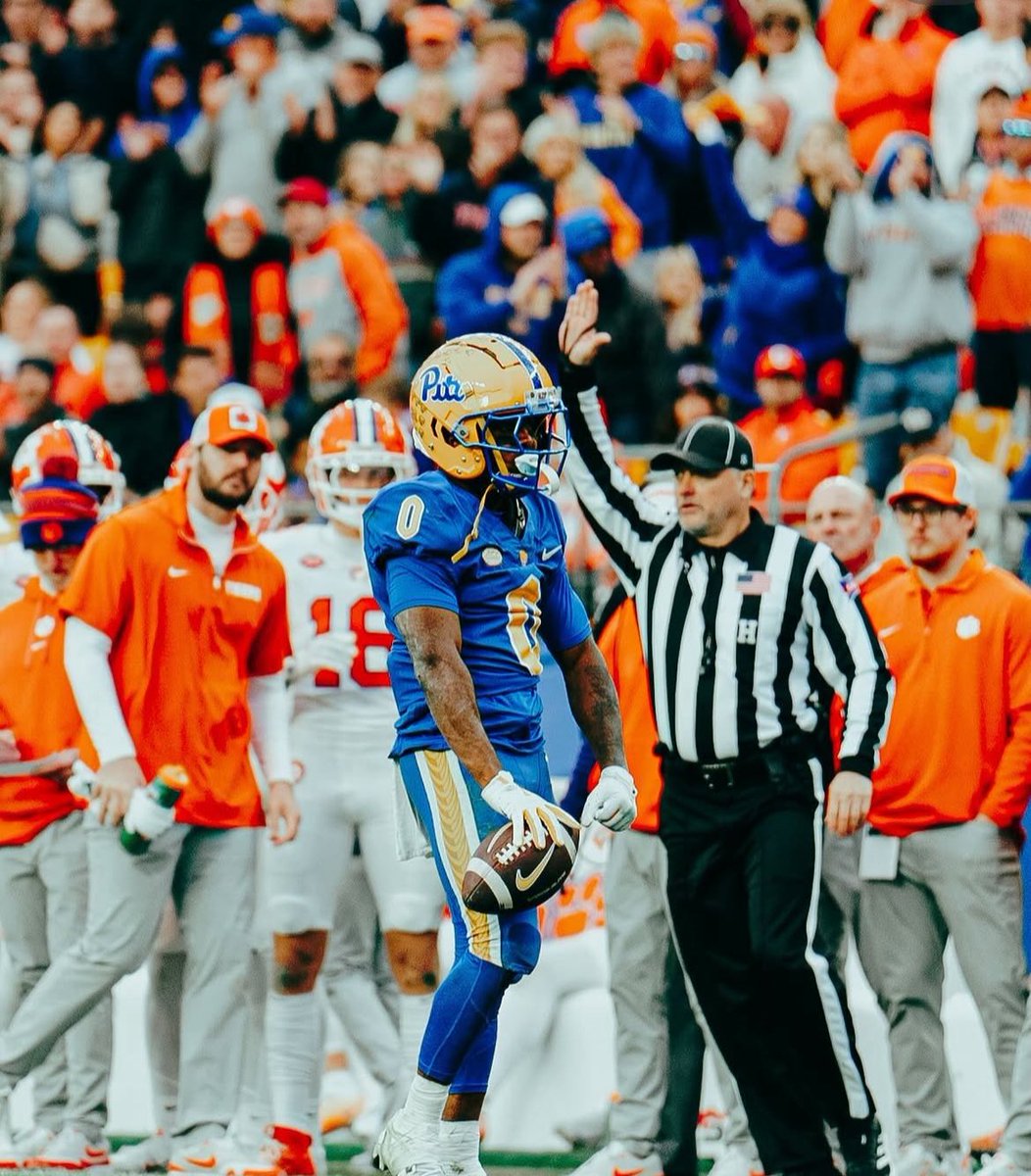 shanks2cold's tweet image. #AGTG I am extremely blessed to earn an offer from The University of Pittsburgh!! @BatesBacker @LindseyLamar5 @Kb1Raw @CoachDuzzPittFB @CoachJjLaster @graham_wilbert @AdamCalt @Rivals_Pitt @PghSportsNow @CoachLarned @CoachPeters7 @samspiegs @MikeRoach247 @ChadSimmons_…