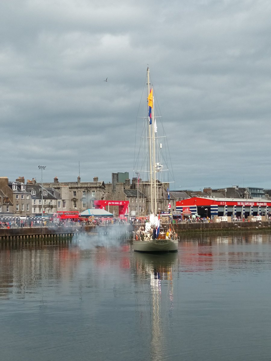 It's been a privilege to watch the Tall Ships &amp; the cameraderie between them <a href="/LynnParsonsUK/">Lynn Parsons</a> as they leave Aberdeen today  #HappyToMeetSorryToPartHappyToMeetAgain #BonAccord #Kristiansand1WeekToGo