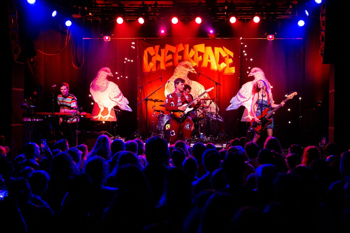 cheekfaceREAL's tweet image. our headline tours are over for 2025

it is so humbling that so many people came to see us while so much bad stuff is happening on earth. we don&apos;t take your support and attention for granted. hope the show made u as happy and proud as it made us.

thank you for choosing cheekface